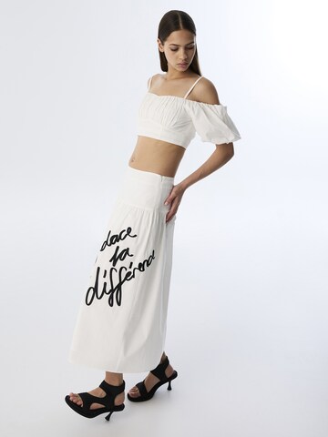 Twist Skirt in Beige