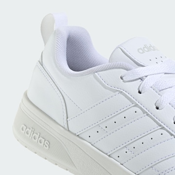 ADIDAS SPORTSWEAR - Sapatilhas baixas 'COURTWAVE' em branco