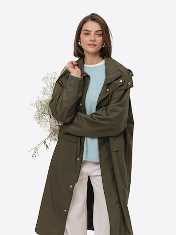 Kubota Overgangsparka 'Kubota Women's Oversized Rainjacket Waterproof Parka' i grøn