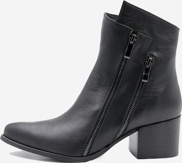 myMo ROCKS Ankle Boots in Black: front
