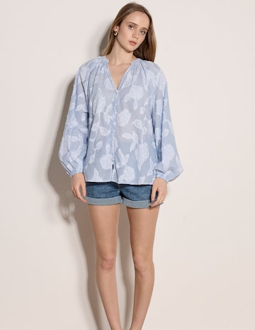 Chemisier ' ' Apricot en bleu : devant