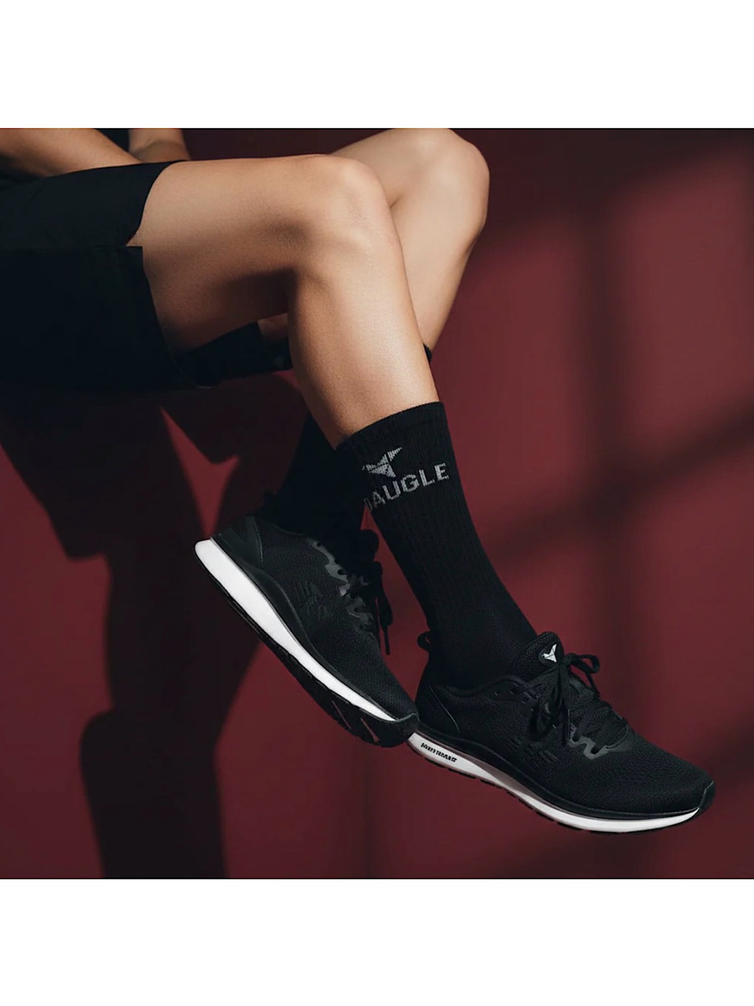 DAUGLE Urheilusukat 'DAUGLE Athletic Training Socks' värissä musta