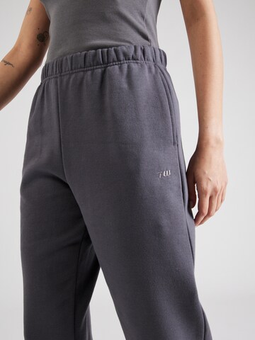 Tapered Pantaloni di Tally Weijl in grigio