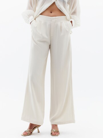 OXXO Loose fit Trousers in Beige: front