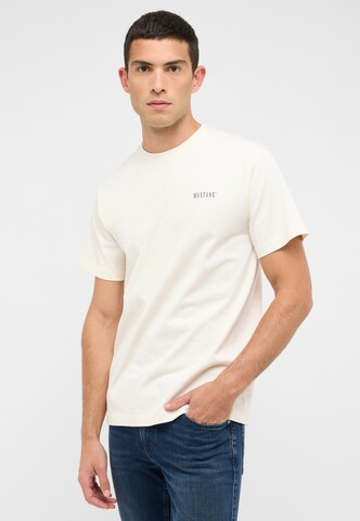 MUSTANG T-Shirt ' Akron ' in Weiß: Vorderseite
