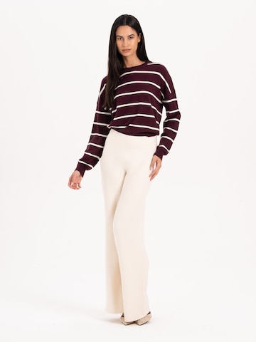 MYLAVIE by Sarah Harrison Trui in Rood