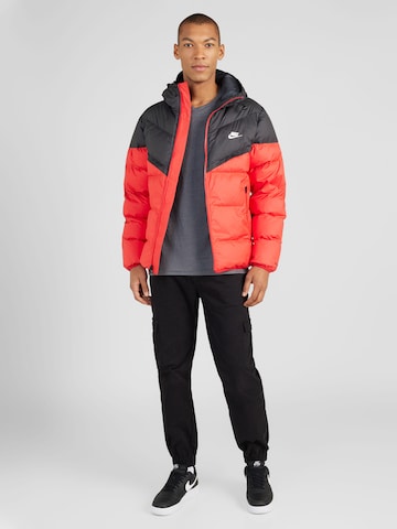 Nike Sportswear Χειμερινό μπουφάν σε κόκκινο