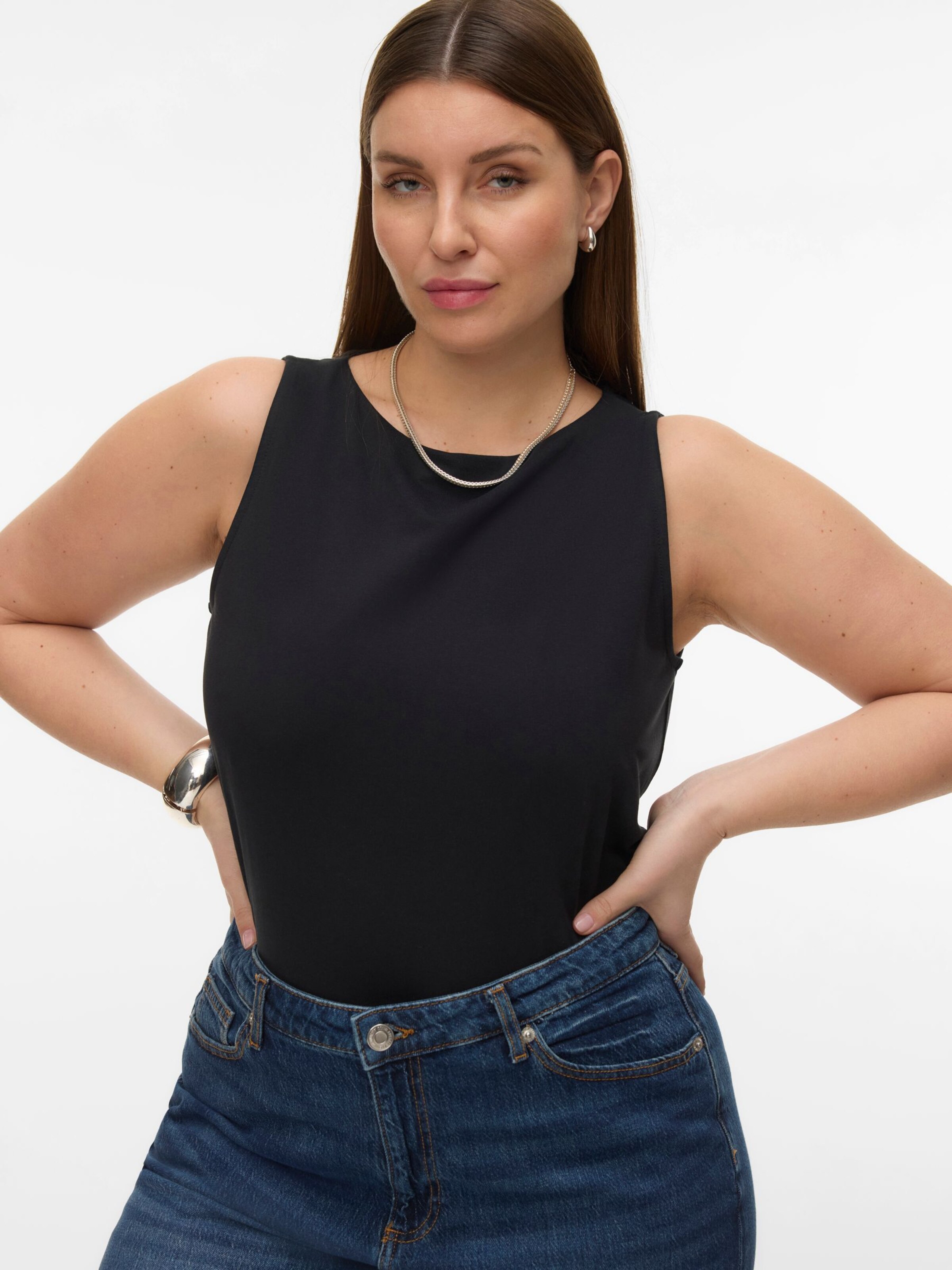 Vero Moda Curve Top in Zwart: voorkant