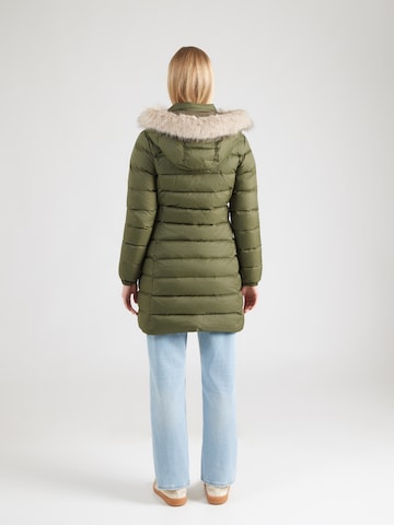 zaļš Tommy Jeans Ziemas mētelis 'Essential'