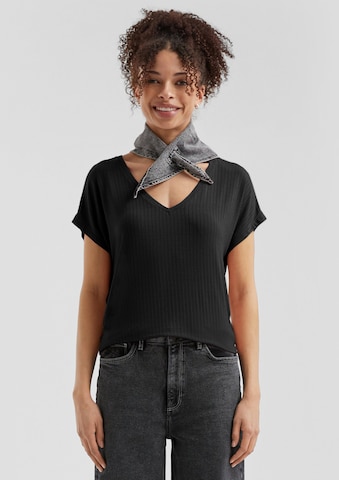 T-shirt QS en noir : devant
