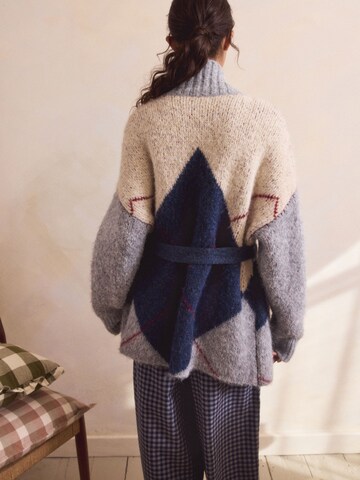 Next Плетено манто в синьо