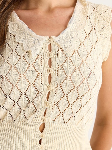 Giacchetta di Bianco Lucci in beige