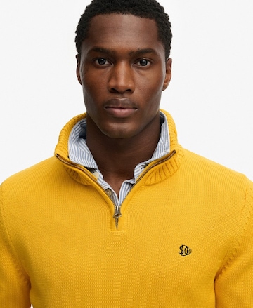 Superdry Pullover in Gelb