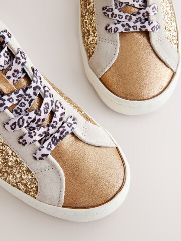 Sneaker bassa di Next in oro