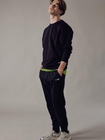 OWN Off With Nature Regular Broek 'Joggers' in Zwart