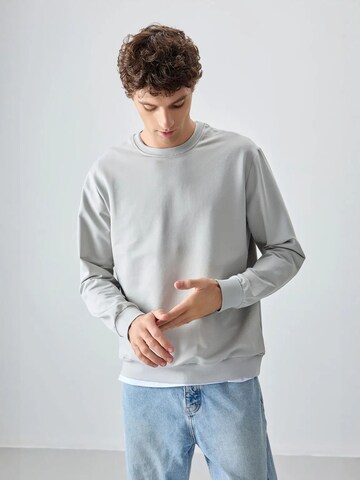 Tommy Life Sweatshirt in Grey