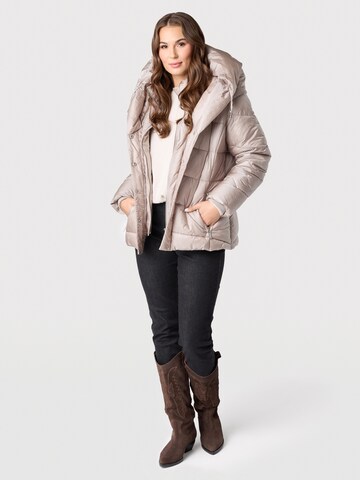 Quiosque Winter jacket in Beige