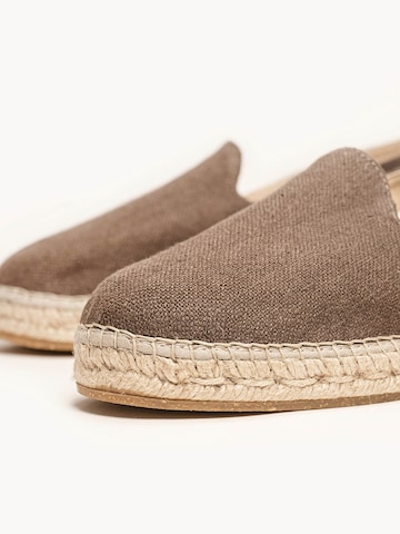 Alhamas Espadrilles 'Alpargata Plana' in Groen