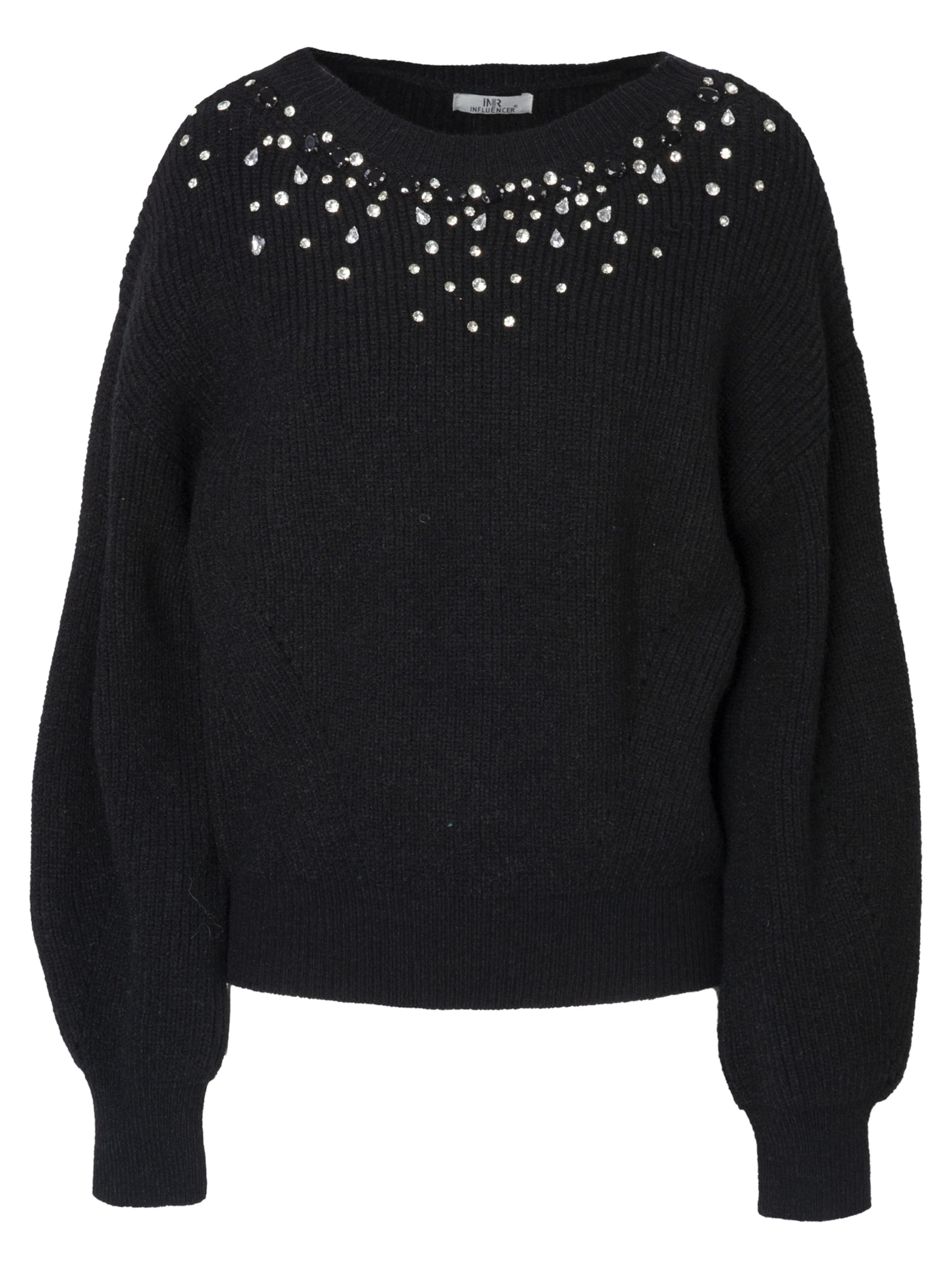 Influencer Sweater in Black: front