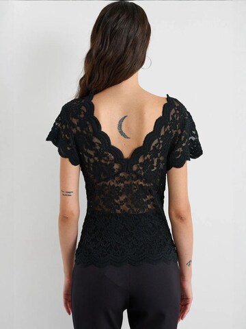 Hiccup T-Shirt in Schwarz