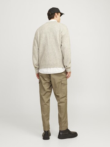 JACK & JONES Tapered Cargo trousers in Brown