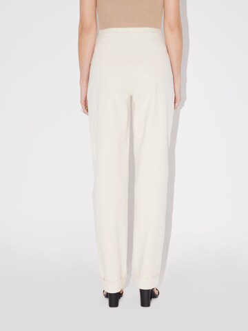 Tapered Pantaloni con pieghe 'Betty' di LeGer by Lena Gercke in bianco