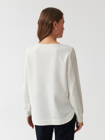 TATUUM - Blusa 'VIKI' em branco