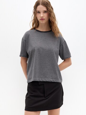 T-shirt Pull&Bear en gris : devant