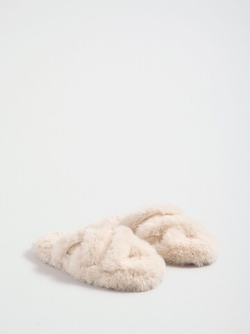 Lipsy Hausschuh in Beige