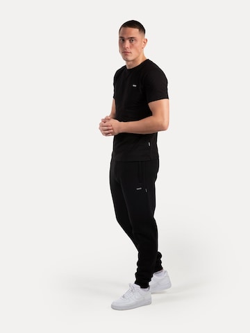 Effilé Pantalon Smilodox en noir