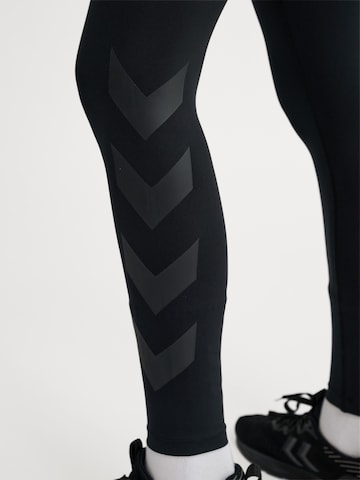 Hummel Slimfit Sportbroek in Zwart