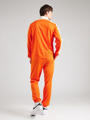 Nike Sportswear Обычный Костюм 'Club' в Оранжевый