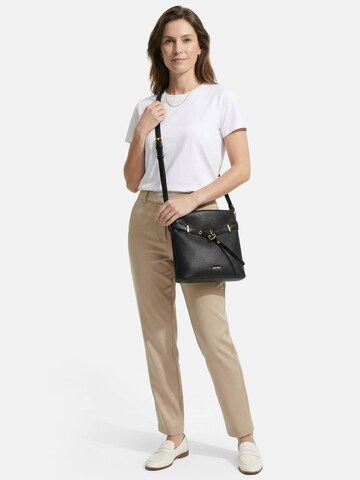 Suri Frey Handtasche 'Bailey' in Schwarz: Vorderseite