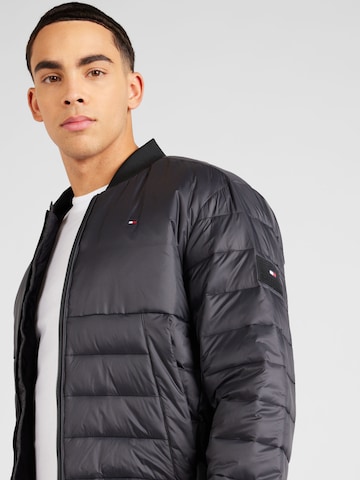 TOMMY HILFIGER - Chaqueta de invierno en negro