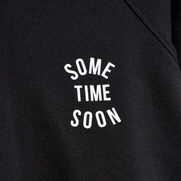 SOMETIME SOON Sweatshirt in Zwart