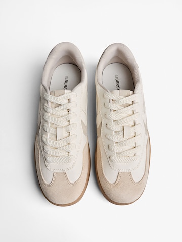 Bershka Sneakers in White