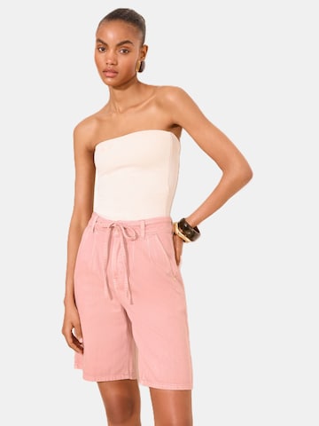 Lipsy Regular Shorts in Pink: Vorderseite