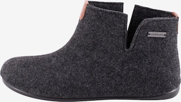 SHEPHERD Mules 'Erik' in Black: front