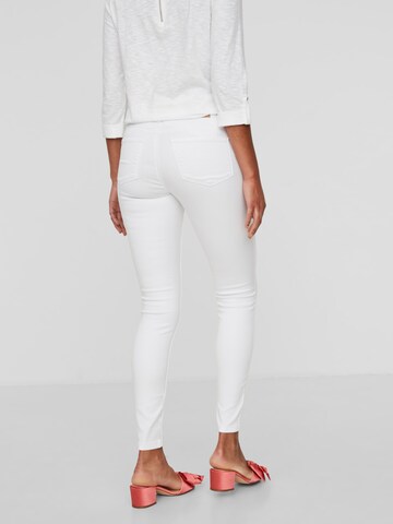 VERO MODA Skinny Jeans 'Seven' i hvid