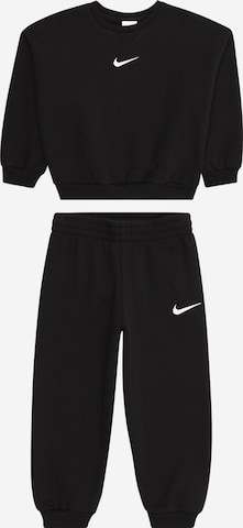 Nike Sportswear Joggingová souprava 'ESSENTIAL' – černá: přední strana