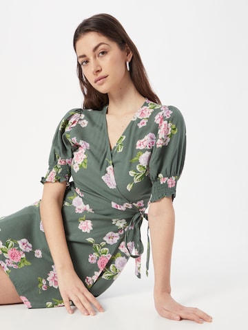 Rochie 'TALA' de la PIECES pe verde