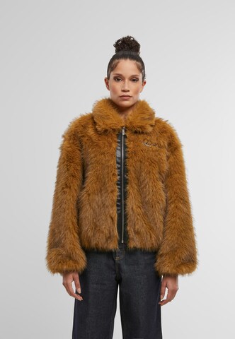 Karl Kani Tussenjas in Bruin: voorkant