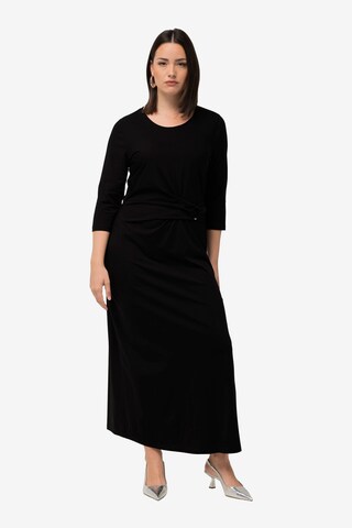 Robe Ulla Popken en noir : devant