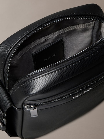 Calvin Klein Crossbody bag in Black
