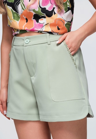 Ombre Regular Trousers in Green