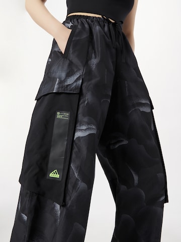 ADIDAS SPORTSWEAR Široke hlačnice Športne hlače 'City Escape ' | črna barva
