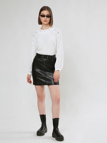 Influencer Blus i vit