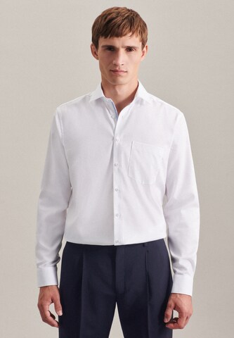 Coupe regular Chemise business SEIDENSTICKER en blanc : devant