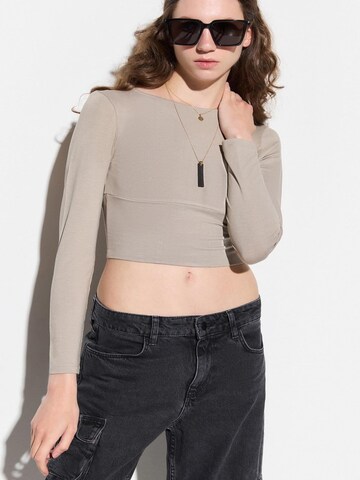 No Matter What Shirt in Beige: voorkant