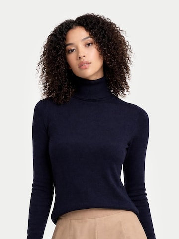 GOBI Cashmere Tröja 'Women's Timeless Cashmere Turtleneck Sweater' i blå: framsida